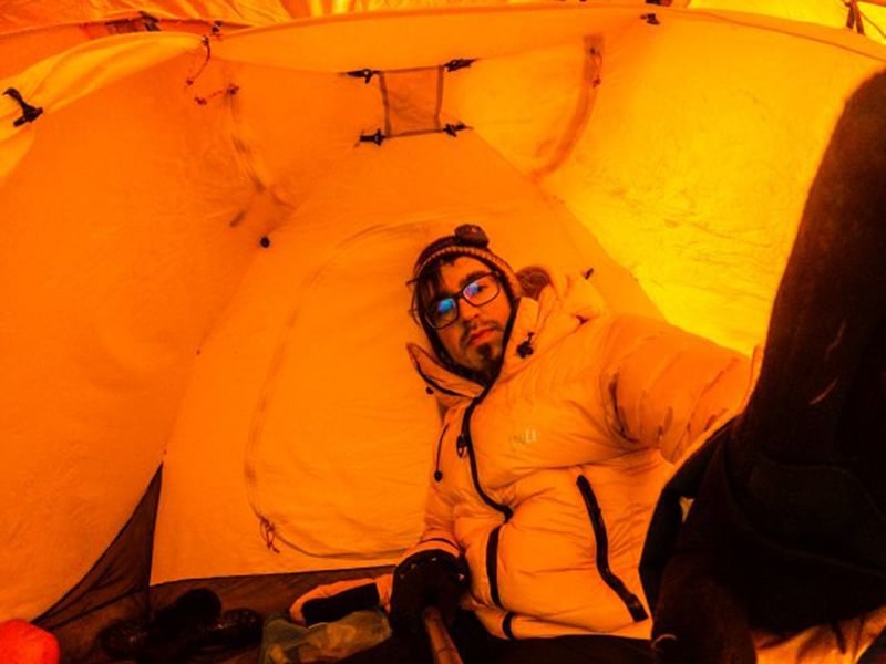 Wnętrze namiotu ekspedycyjnego